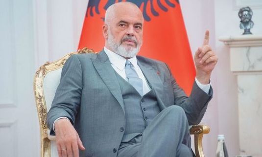 Ο Έντι Ράμα καλεί από το Γκάζι τους Αλβανούς να επιστρέψουν «εκεί που είναι η καρδιά τους»