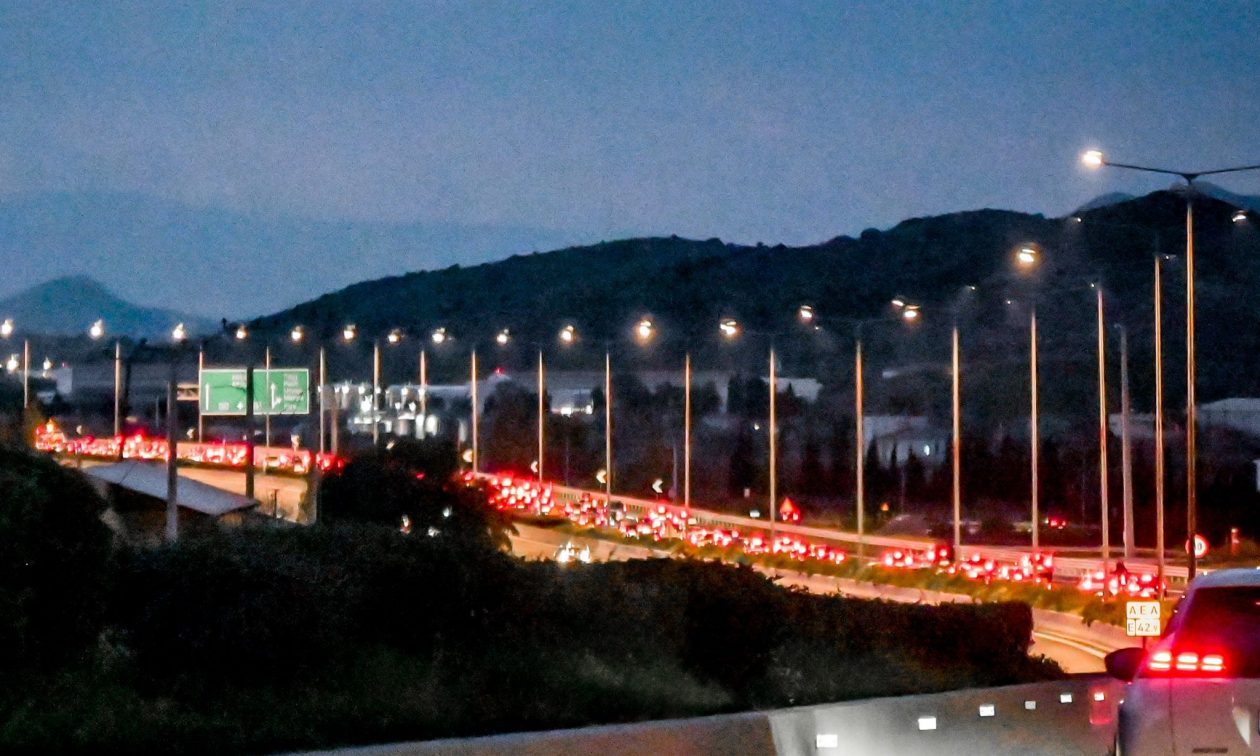 Καθαρά Δευτέρα: Επιστρέφουν οι εκδρομείς – «Πνιγμένες» οι εθνικές οδοί