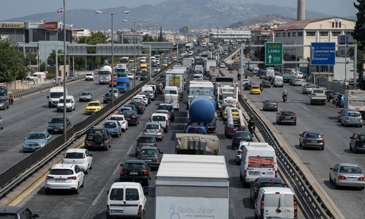 Κίνηση τώρα: Στο «κόκκινο» Κηφισός και Κηφισίας – Καθυστερήσεις άνω των 30 λεπτών στην Αττική Οδό