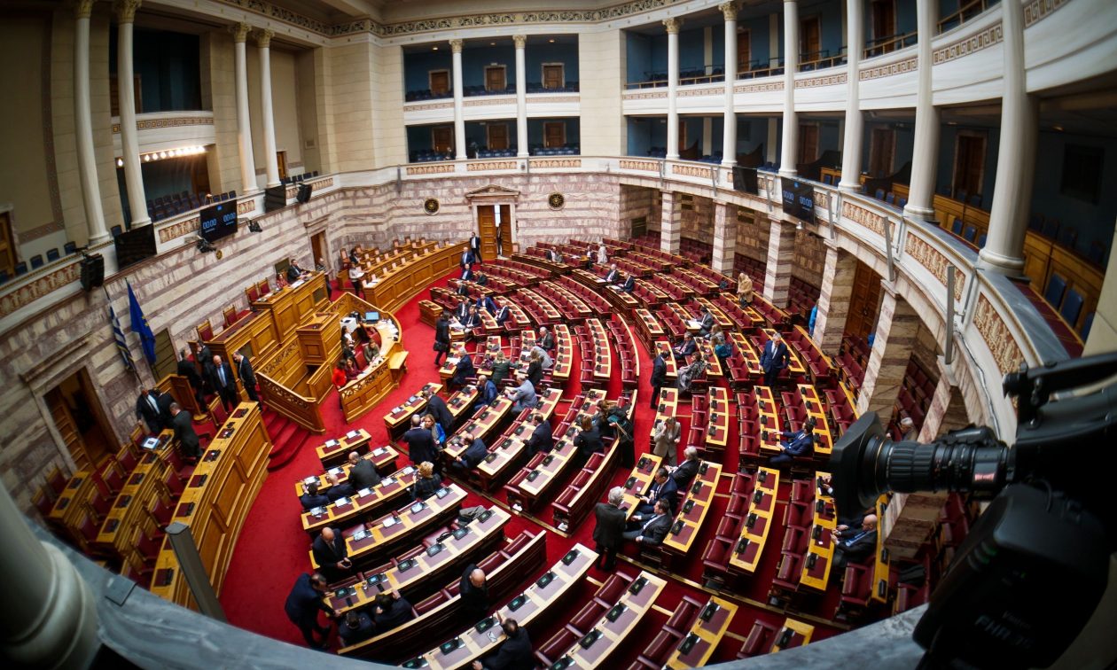 Τέμπη: LIVE η συζήτηση και η ψηφοφορία στη Βουλή για την προανακριτική επιτροπή