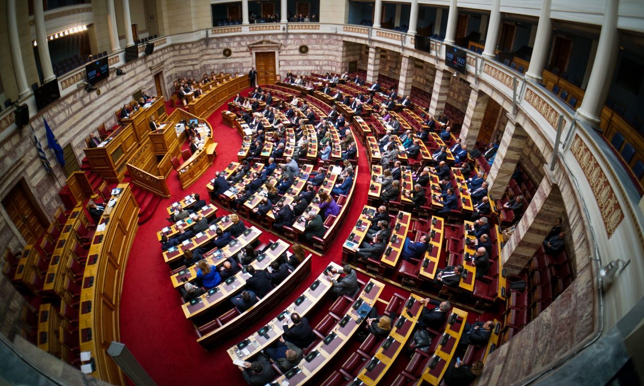 LIVE BLOG – Τέμπη: Σε υψηλούς τόνους η συζήτηση στη Βουλή για την προανακριτική επιτροπή