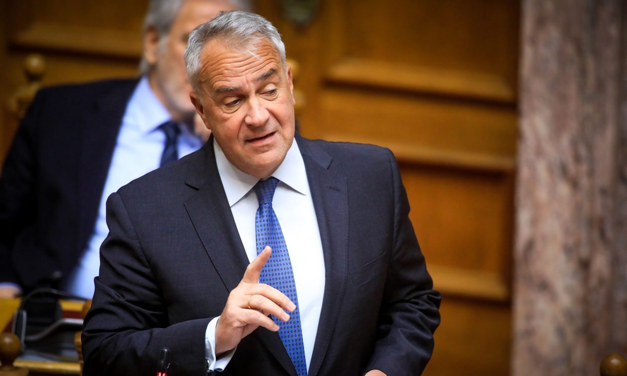 Πρόταση μομφής: Οργή κοινοβουλευτικών εκπροσώπων ΠΑΣΟΚ και ΣΥΡΙΖΑ προς Βορίδη