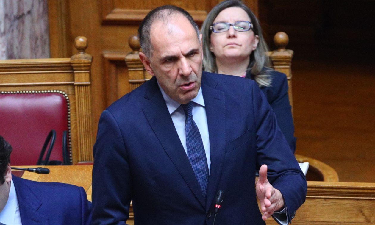 Γιώργος Γεραπετρίτης: Τι απαντά για το email «βόμβα» σχετικά με το μπάζωμα στα Τέμπη