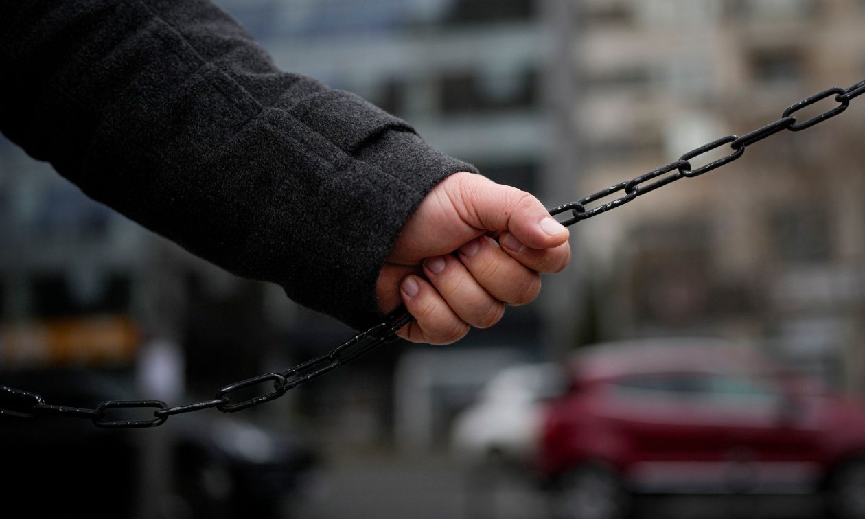 Βρετανία: Σε αριθμό ρεκόρ έφτασαν τα περιστατικά σύγχρονης σκλαβιάς πέρυσι