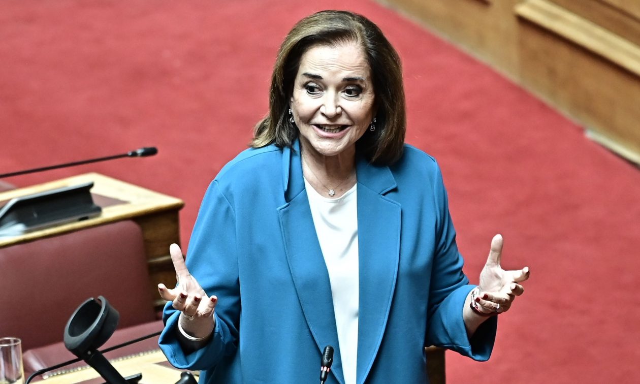 Πρόταση δυσπιστίας – Βουλή: Βγήκαν τα «μαχαίρια» ανάμεσα σε Μπακογιάννη και αντιπολίτευση