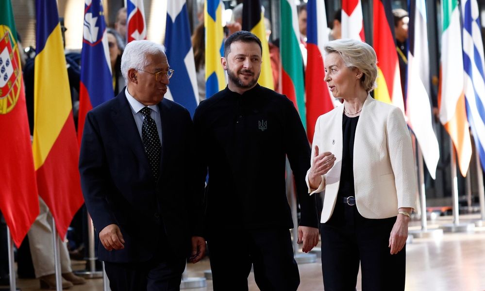 Politico: Oι Ευρωπαίοι μίλησαν δέκα ώρες για την άμυνά τους και 15 λεπτά για την Ουκρανία