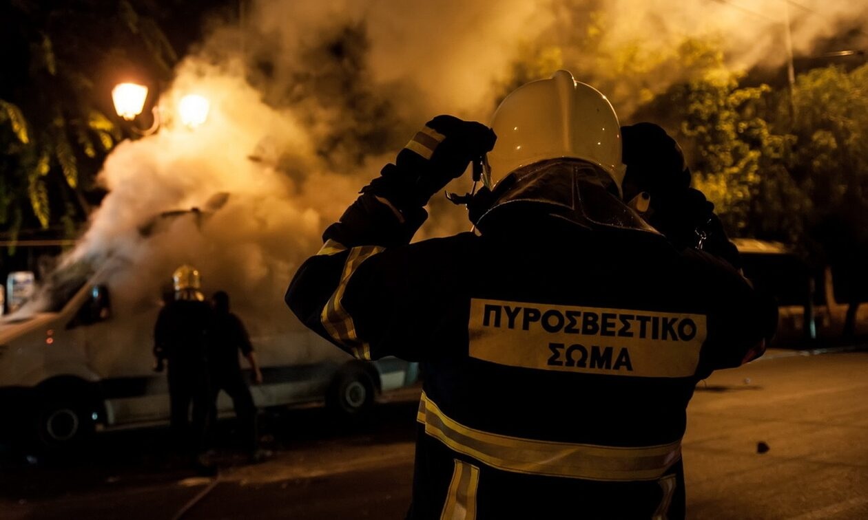 Αθήνα: Φωτιά σε οχήματα στα Κάτω Πατήσια
