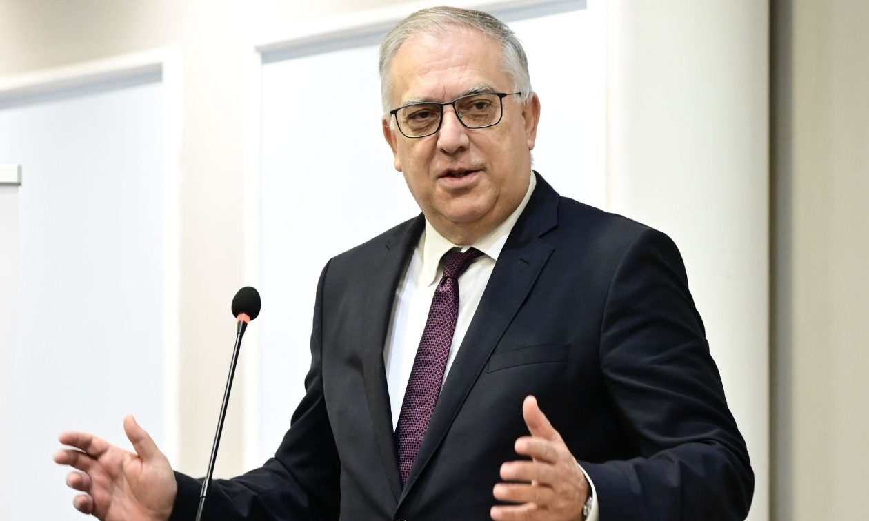 Θεοδωρικάκος: Η Κωνσταντοπούλου είναι και αντισυστημική και συστημική – Τι είπε για την ακρίβεια