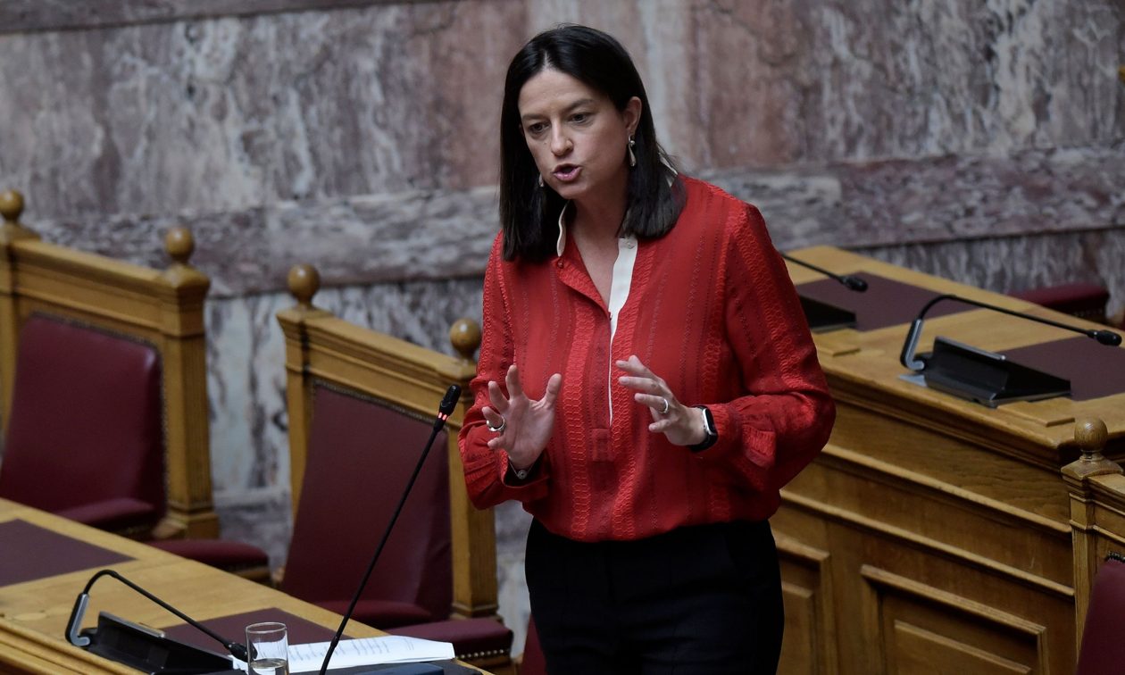 Κάλεσμα Κεραμέως σε Έλληνες του Λονδίνου: Σκέφτεσαι μήπως κάποια στιγμή να επιστρέψεις στην Ελλάδα;