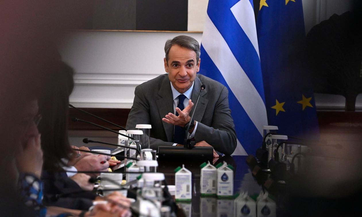 Ανασχηματισμός: Η έκπληξη της τελευταίας στιγμής, οι φευγάτοι, τα κενά και οι αμετακίνητοι