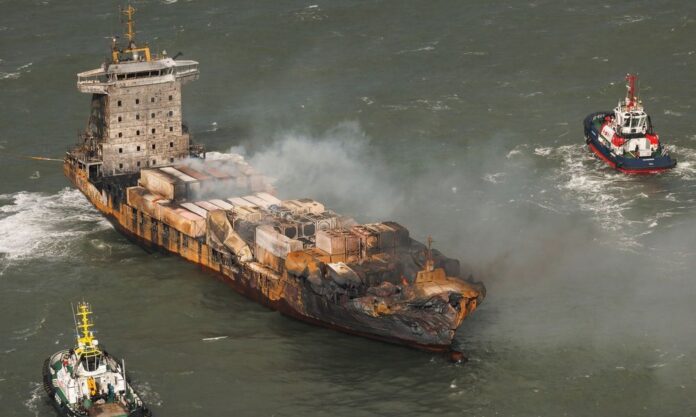 1633623-d456d1c3-ship.jpg