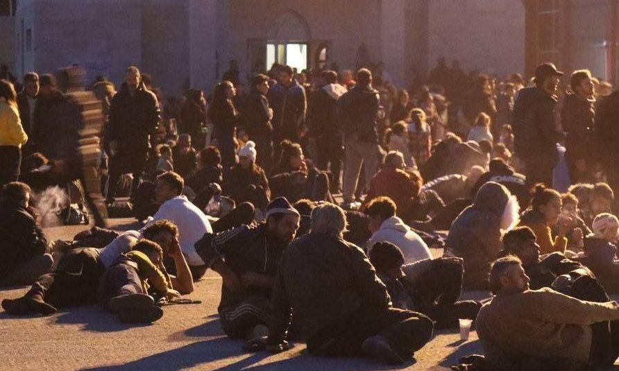 Συρία: Χιλιάδες έχουν καταφύγει σε ρωσική αεροπορική βάση για να γλυτώσουν από τους τζιχαντιστές