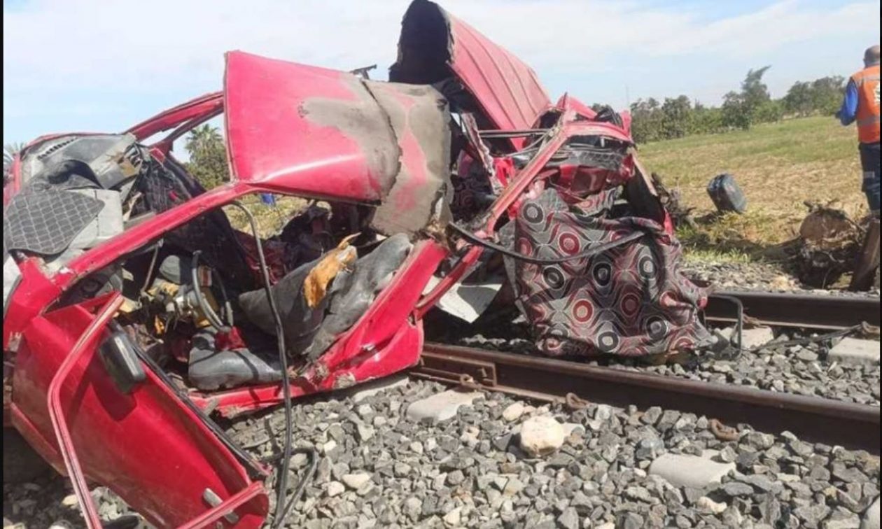 Αίγυπτος: Τρένο παρέσυρε επιβατικό βαν – Τουλάχιστον 8 νεκροί και 12 τραυματίες