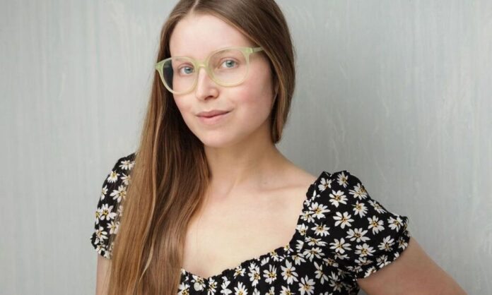 1634201-992321df-jessie_cave_c_main._kirill_kozlov.jpg