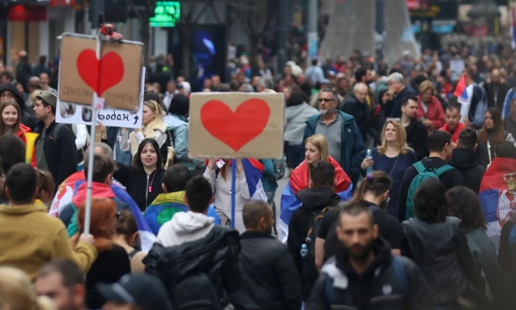 Κοσμοσυρροή στο Βελιγράδι για τα «Τέμπη της Σερβίας» – Μεγάλη κινητοποίηση πολιτών