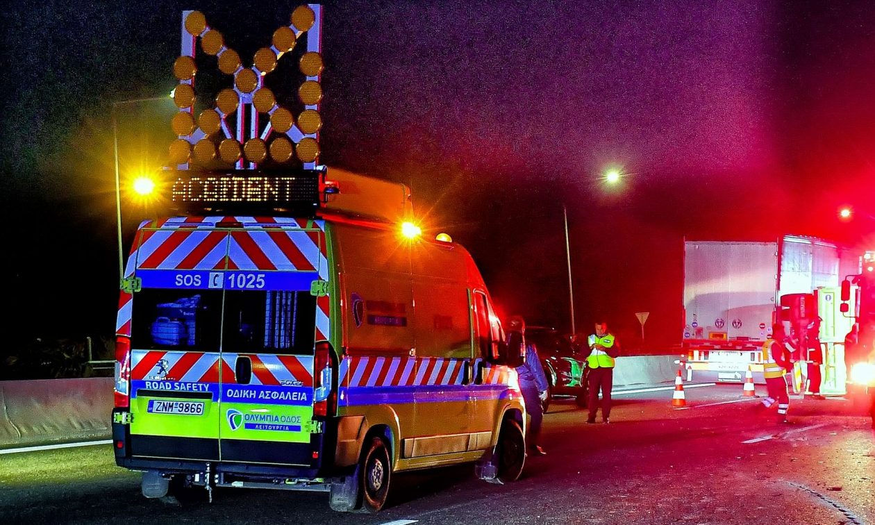 Δύο νεκροί και τρεις τραυματίες σε δύο τροχαία δυστυχήματα σε Περιστέρι και Πειραιά
