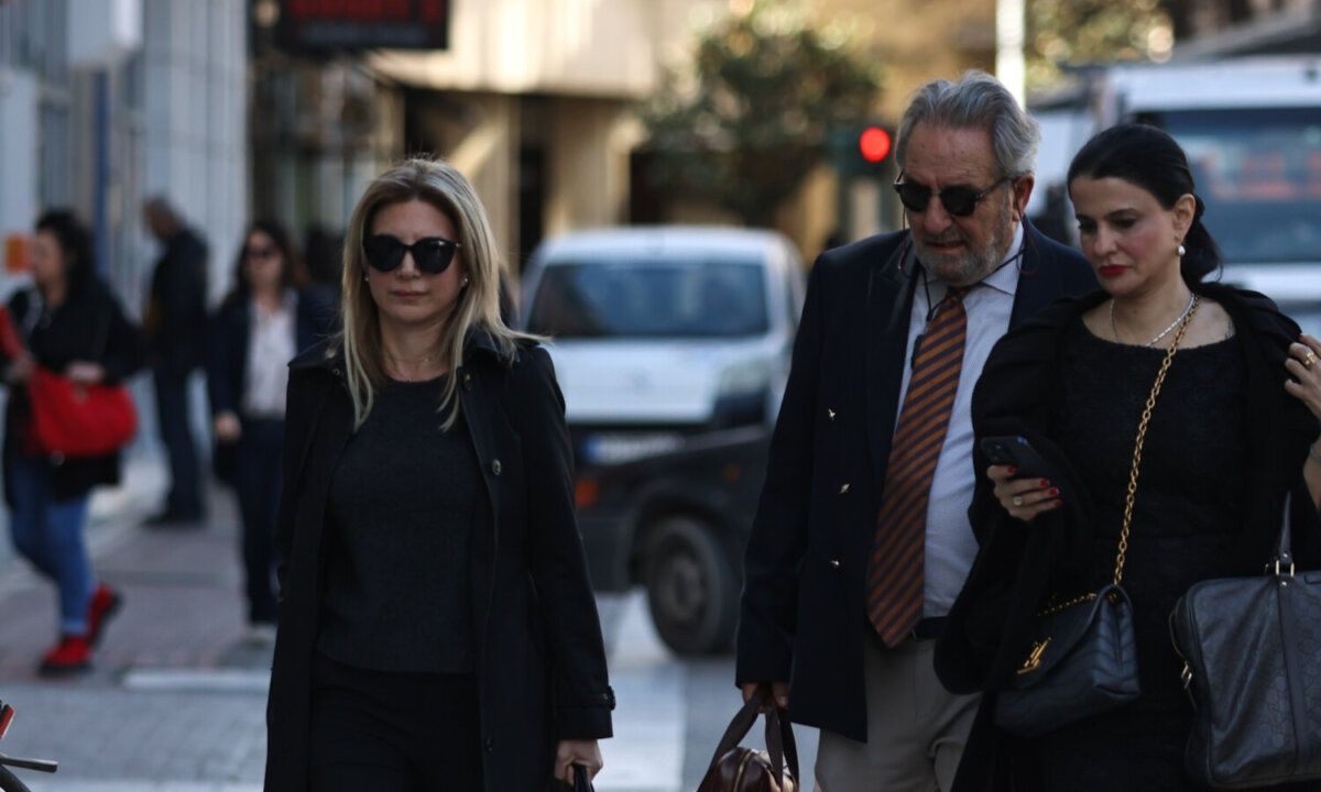 Τέμπη: Γονείς των θυμάτων καταθέτουν για τη μήνυση κατά του Εφέτη Ανακριτή