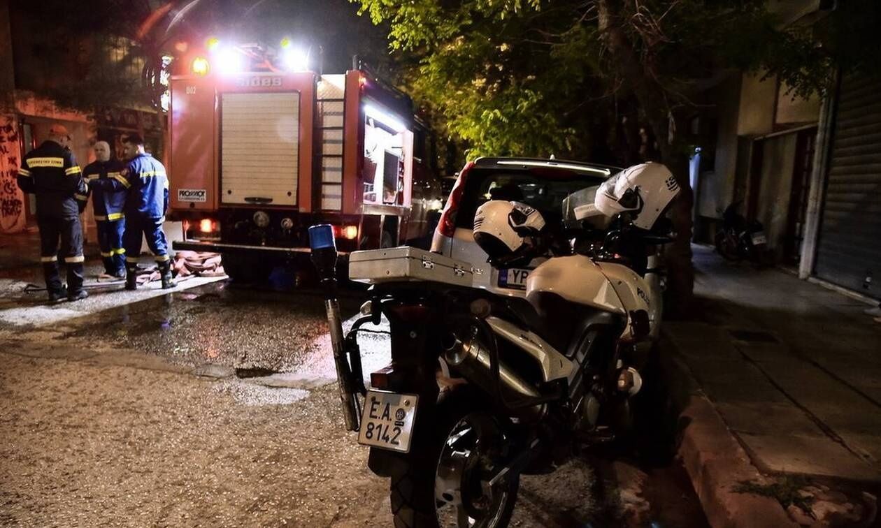 Φωτιά τα ξημερώματα σε κατάστημα στο κέντρο της Αθήνας