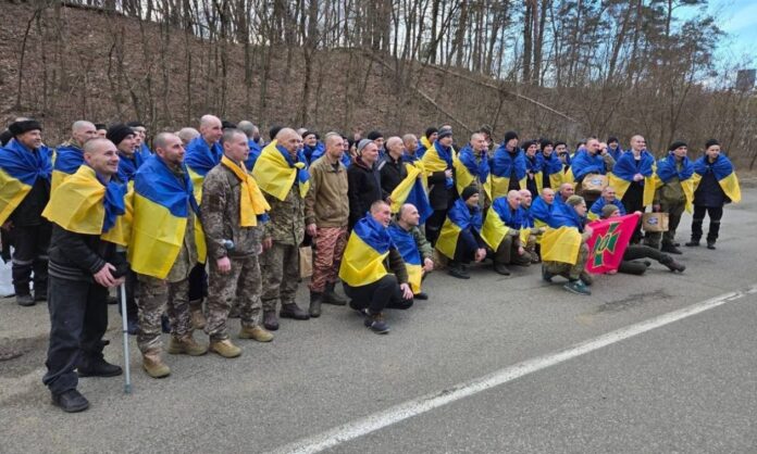 1635631-4aa09f43-ukraine-prisoners.jpg
