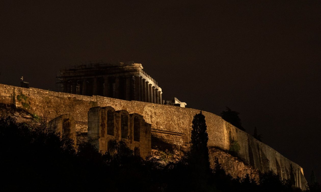 «Ώρα της Γης»: Τι ώρα σβήνουμε απόψε τα φώτα για την προστασία του πλανήτη