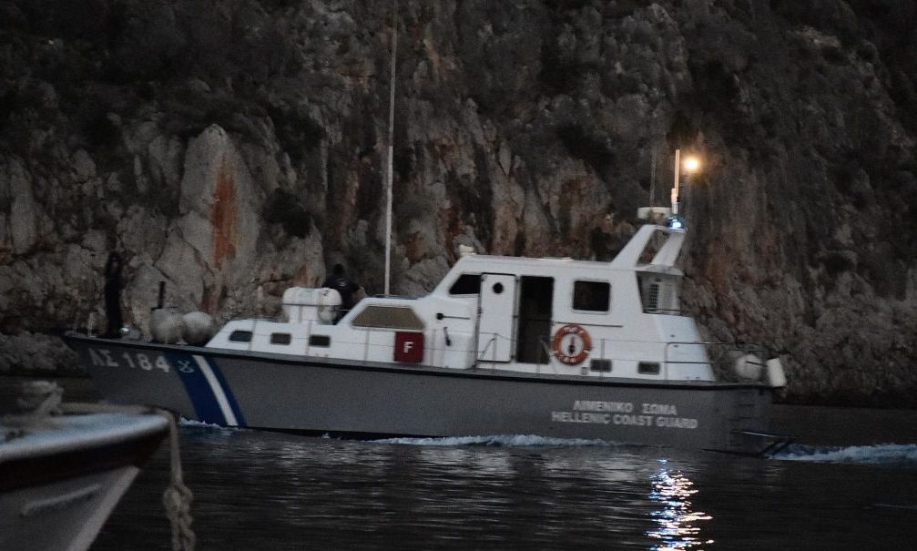 Ναυάγιο με μετανάστες στο Φαρμακονήσι – Μεγάλη επιχείρηση του Λιμενικού, ένας νεκρός
