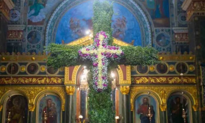 1636522-f4ce15c8-kyriaki-stavroproskiniseos-2025-orthodoxia-online.jpg