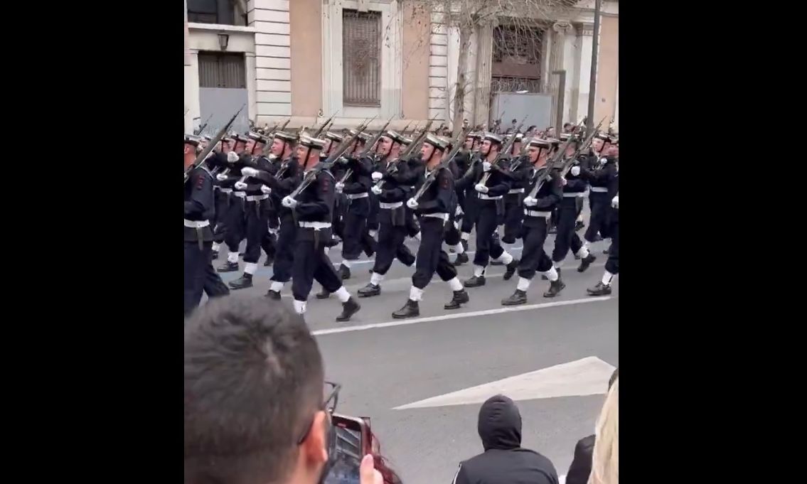 25η Μαρτίου: Viral το βίντεο με τους σπουδαστές της ΣΜΥΝ που φώναξαν συνθήματα κατά της Τουρκίας