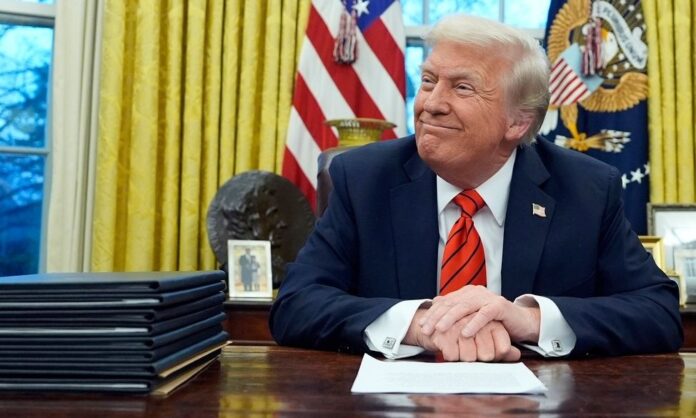 1637492-76413721-trump.jpg