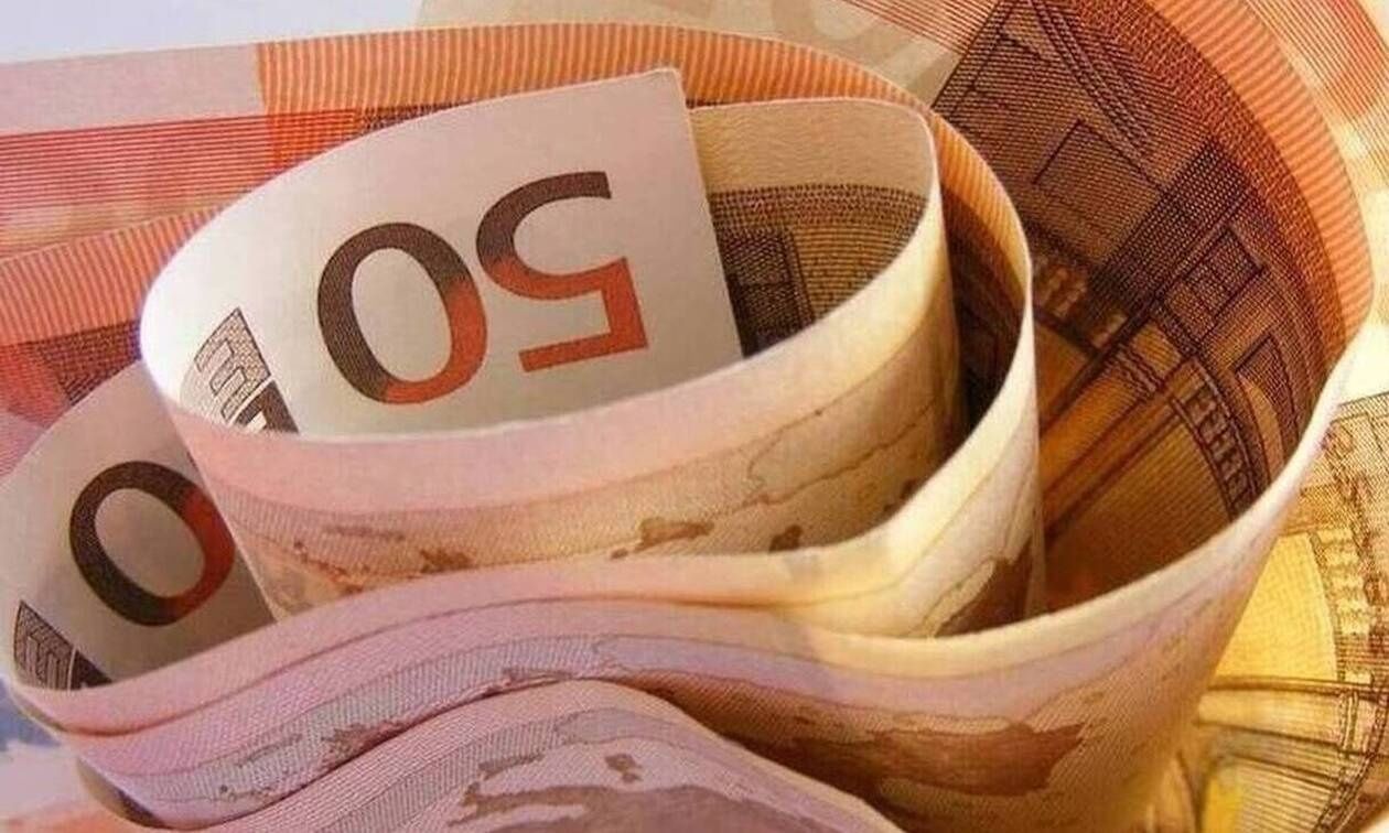 Οι μόνιμες αυξήσεις για τους δημοσίους υπαλλήλους που φέρνει η άνοδος του βασικού μισθού