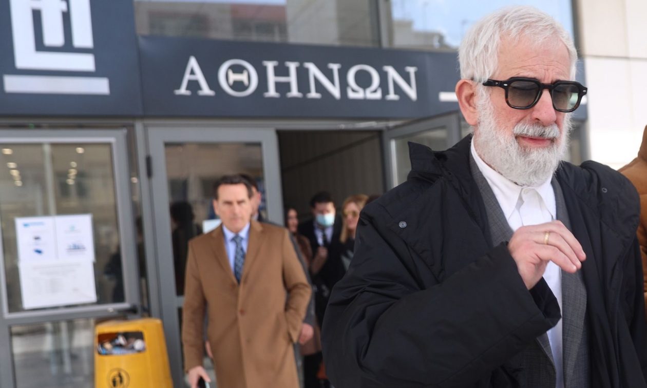 Δίκη Φιλιππίδη: «Κατέβασε το παντελόνι του και μου έδειξε τα γεννητικά του όργανα», είπε η Παπούλια
