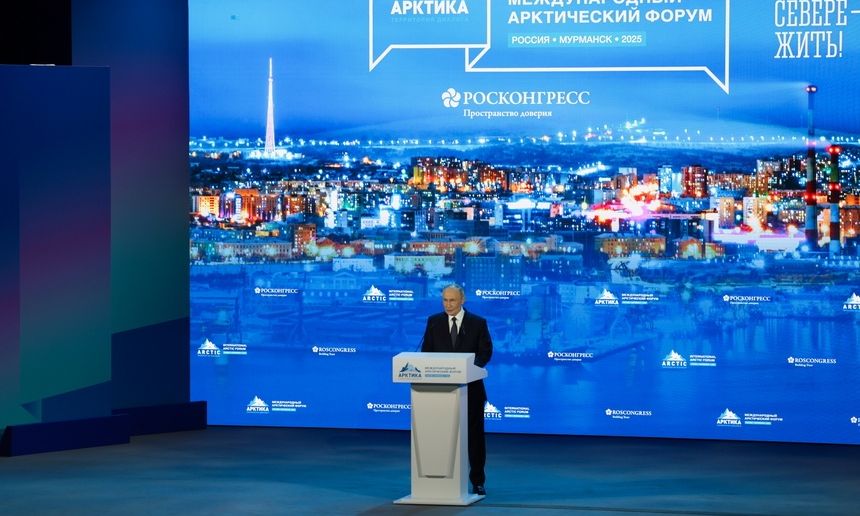 Η παγκόσμια κρίση μεταφέρεται στην Αρκτική: Ο Πούτιν ενισχύει τα στρατεύματα με πυρηνικό υποβρύχιο