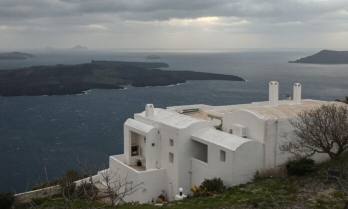 1638542-8394aeb7-seismos-santorini.jpg