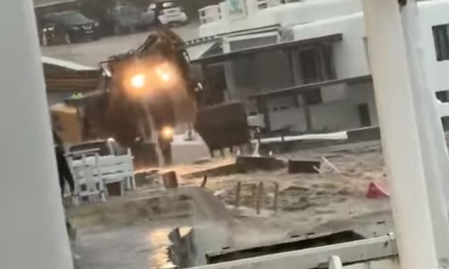 Κακοκαιρία: Δραματική έκκληση από τον δήμαρχο Μυκόνου – «Μην πάθουμε ότι και η Πάρος»
