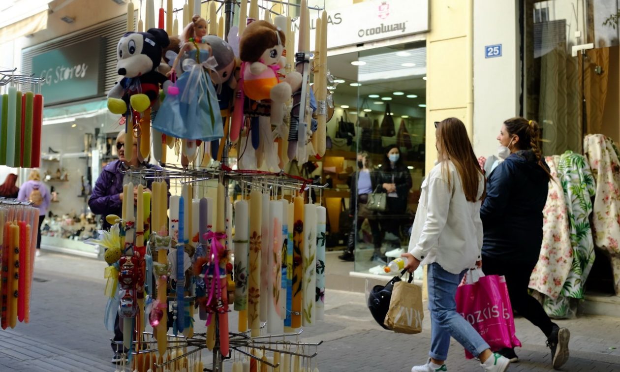 Πασχαλινό εορταστικό ωράριο: Πότε ξεκινάει – Ποια Κυριακή θα είναι ανοιχτά τα καταστήματα