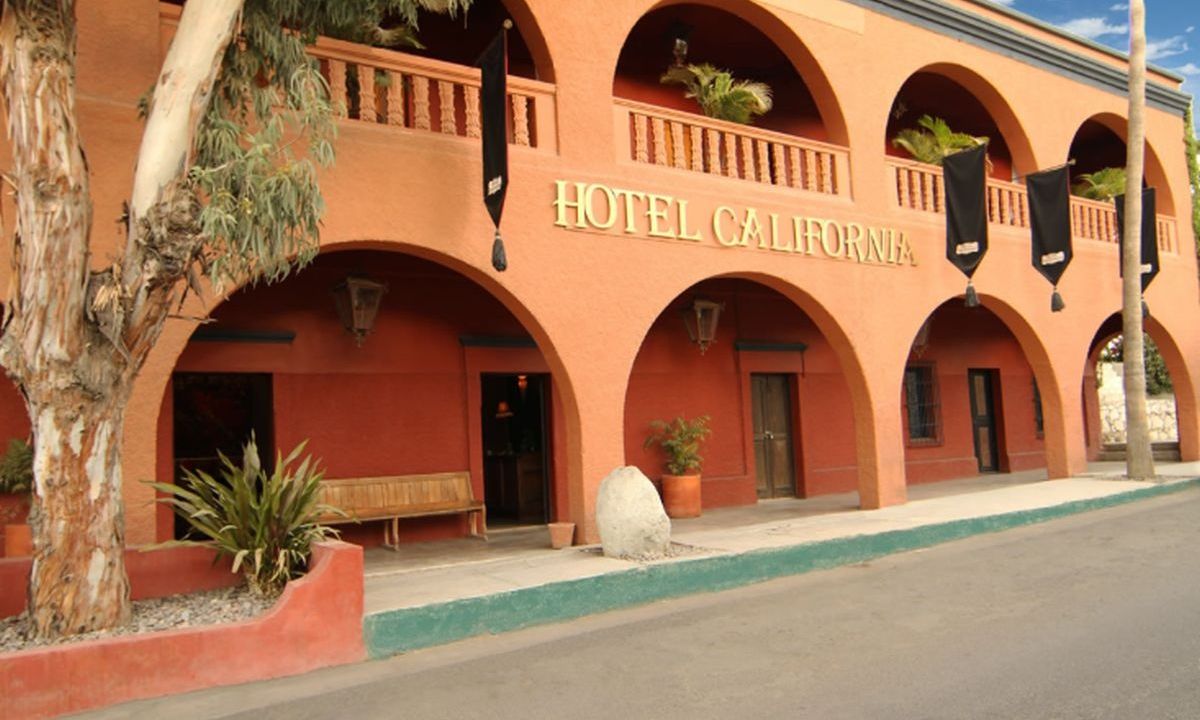 Το πραγματικό νόημα του «Hotel California» των Eagles – Και δεν είναι για ένα ξενοδοχείο