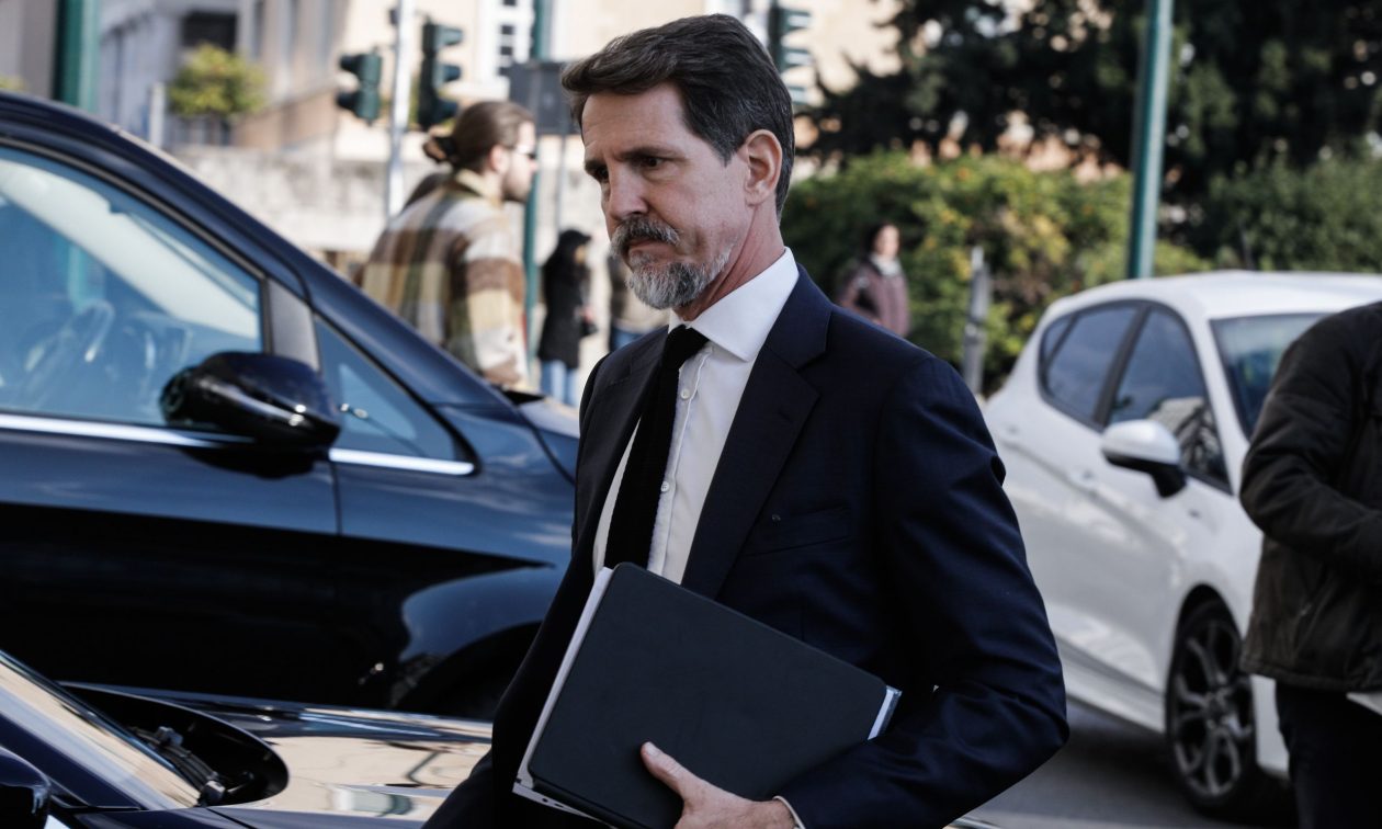 Παύλος Ντε Γκρες: Ποια είναι η άποψη των Ελλήνων για τον γιο του τέως βασιλιά- Τι έδειξε δημοσκόπηση