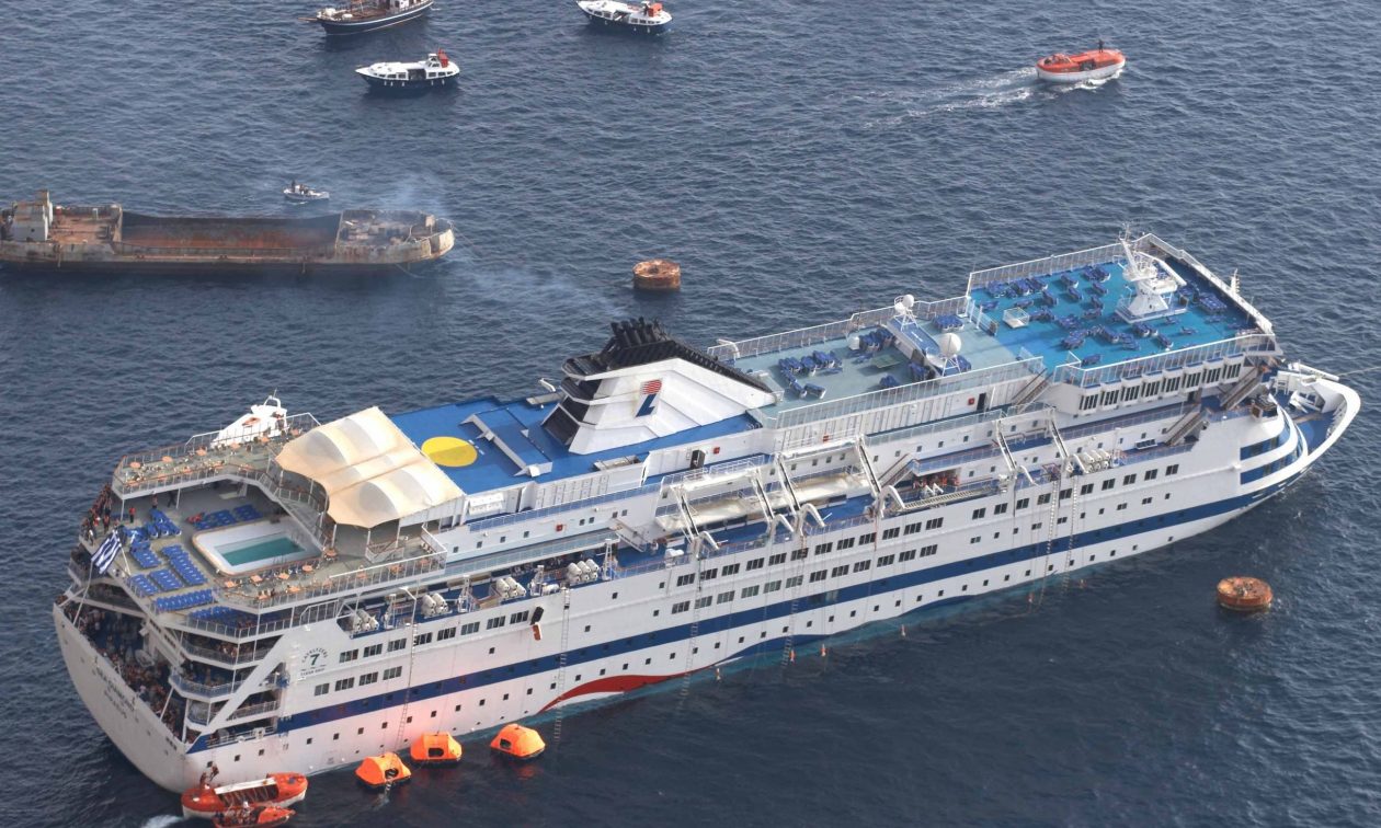 Sea Diamond: 18 χρόνια περιβαλλοντικής σιωπής στη Σαντορίνη – Ειδικός κρούει τον κώδωνα του κινδύνου