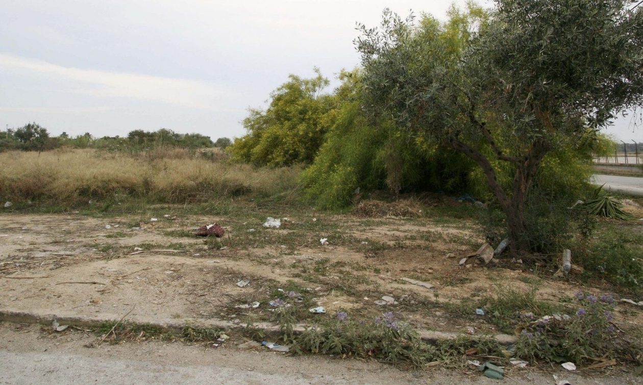 Ακαθάριστα οικόπεδα: Στενεύουν τα περιθώρια για τον καθαρισμό – Ποιοι είναι οι υπόχρεοι