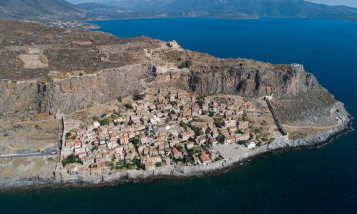 1640617-monemvasia.jpg