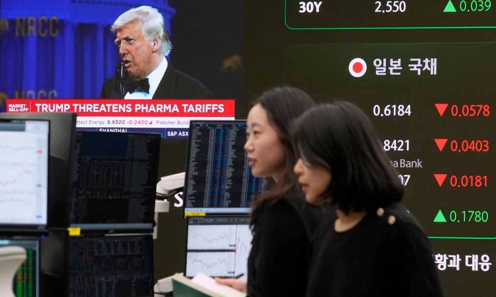 «Αίμα» στις αγορές από τους δασμούς Τραμπ: Sell off στα αμερικανικά ομόλογα, σε χαμηλό 4τίας το πετρ