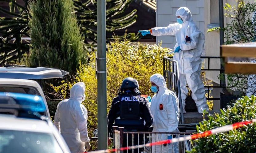 Τριπλό έγκλημα στη Γερμανία: Ανατριχιαστικά τα πρώτα ιατροδικαστικά ευρήματα – Άφαντος ο δράστης