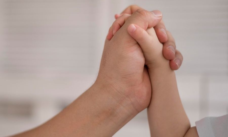 Η μικρή Παρασκευούλα χρειάζεται την οικονομική μας στήριξη για να νικήσει τον καρκίνο του εγκεφάλου