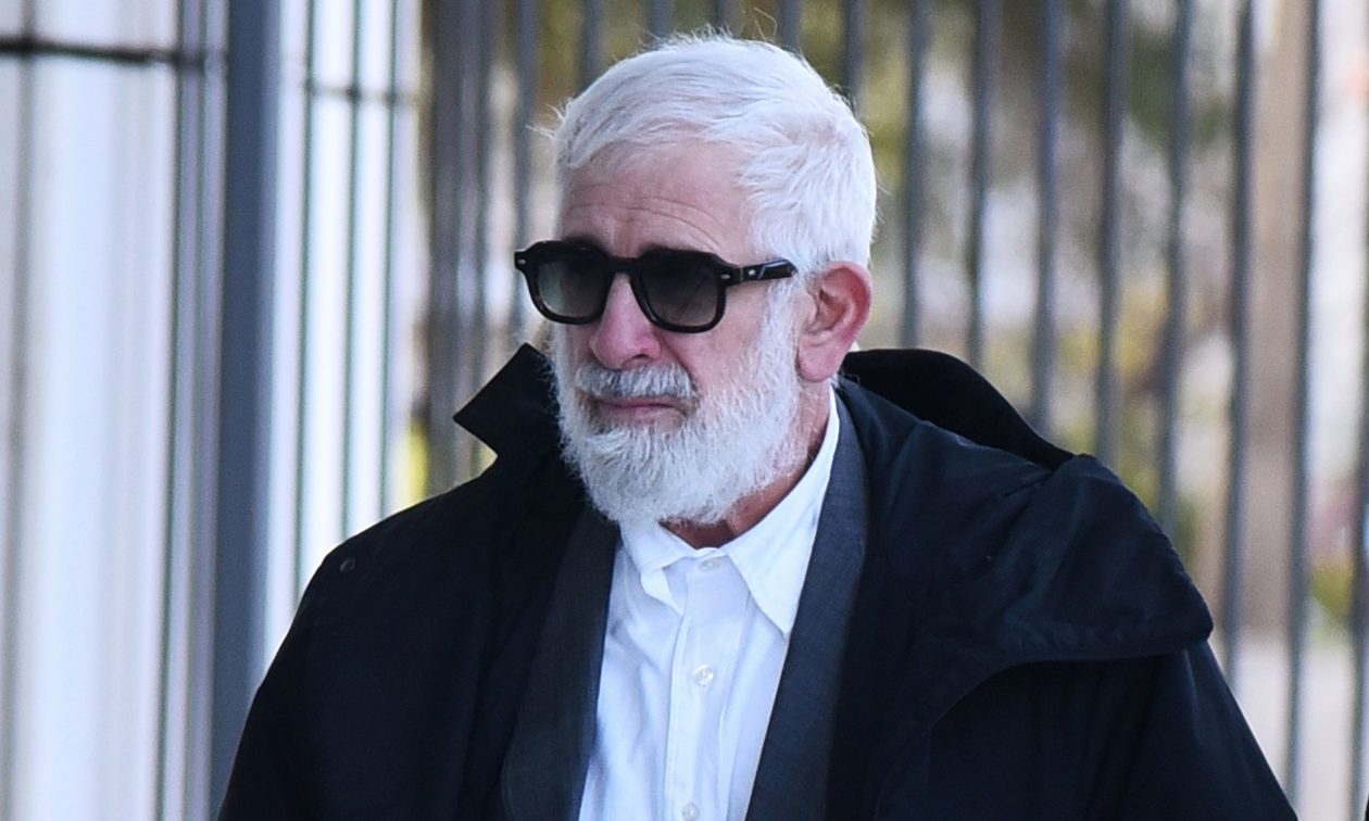 Πέτρος Φιλιππίδη: Το φιλί με την Παπαχαραλάμπους και η αντίδραση της Ελπίδας Νίνου