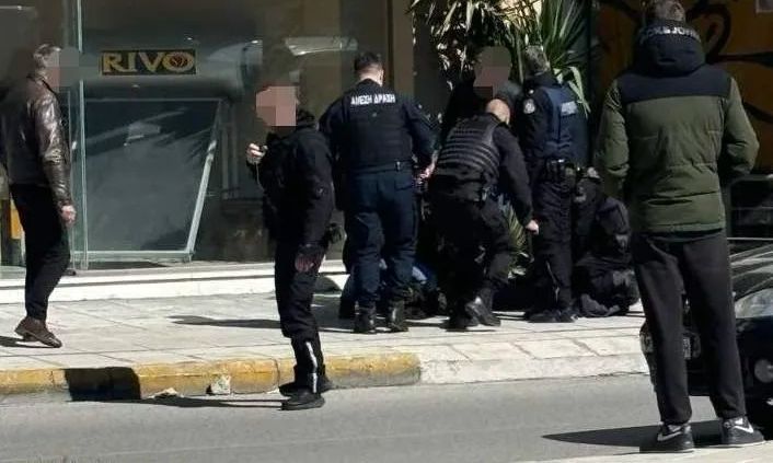 Πάτρα: Μπήκε να ληστέψει τράπεζα με ψεύτικα όπλα
