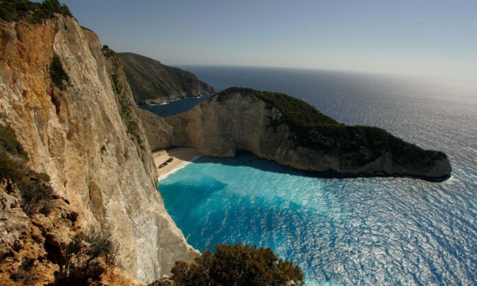 1642125-2ded25cc-navagio.jpg