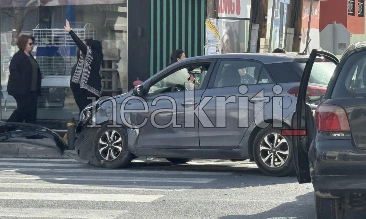 Κρήτη: Τροχαίο ατύχημα με σύγκρουση οχημάτων στη Νέα Αλικαρνασσό