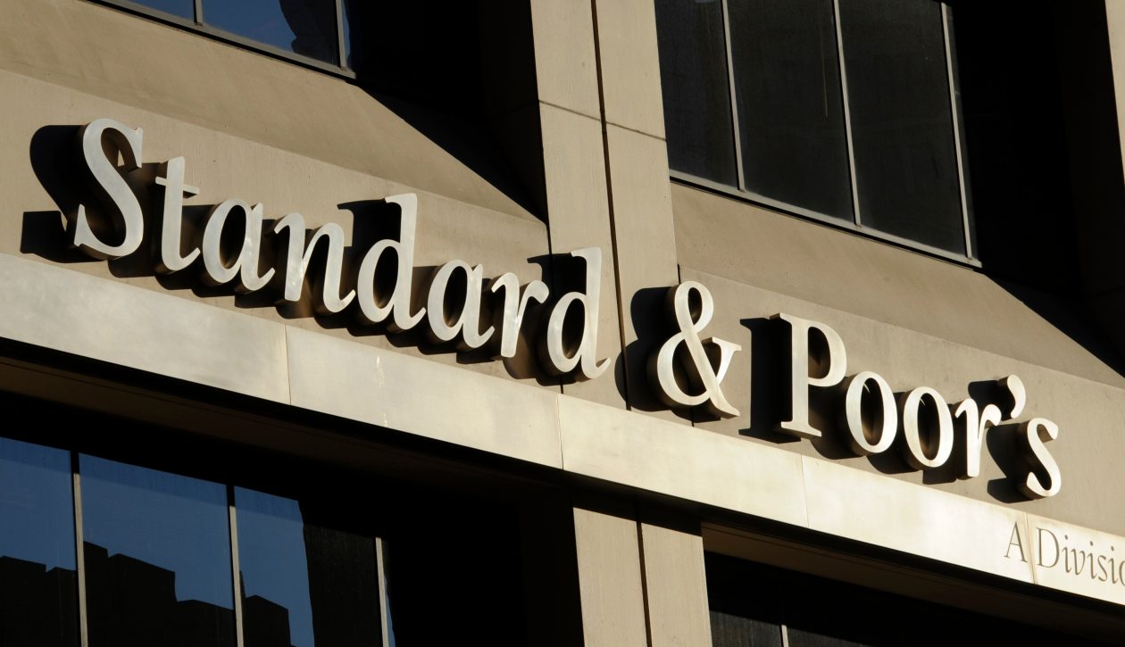 Η S&P αναβάθμισε την Ελλάδα σε BBB με σταθερό outlook – Χατζηδάκης: Απάντηση στην καταστροφολογία