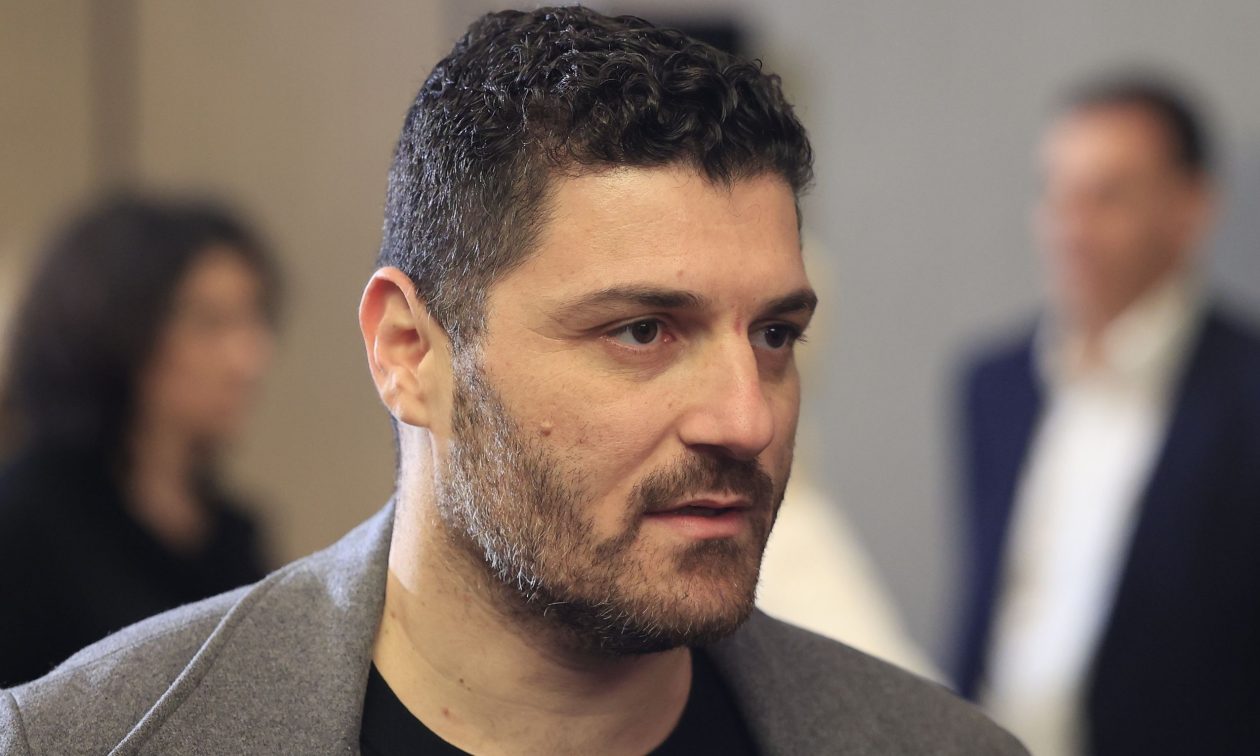 Τεμπονέρας: Δικηγόροι της υπόθεσης δολοφονίας του πατέρα του στο πλευρό του κατά της Ομάδας Αλήθειας