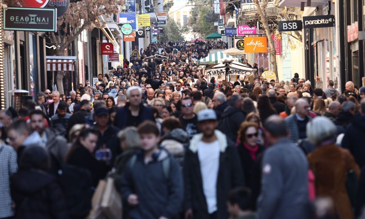 Ωράριο καταστημάτων: Τι ώρα κλείνουν σήμερα Μεγάλο Σάββατο (19/04)