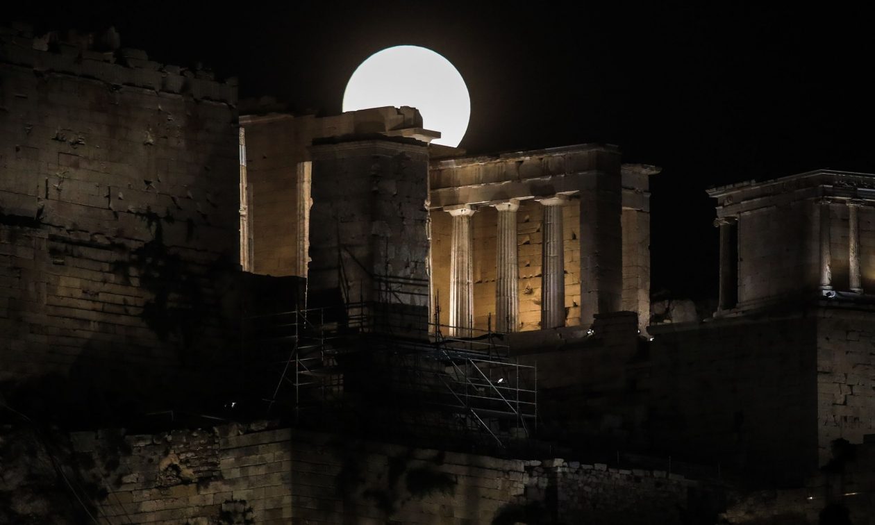Ουράνιο «χαμόγελο»: Στις 25 Απριλίου, ένα σπάνιο αστρονομικό φαινόμενο θα γίνει ορατό